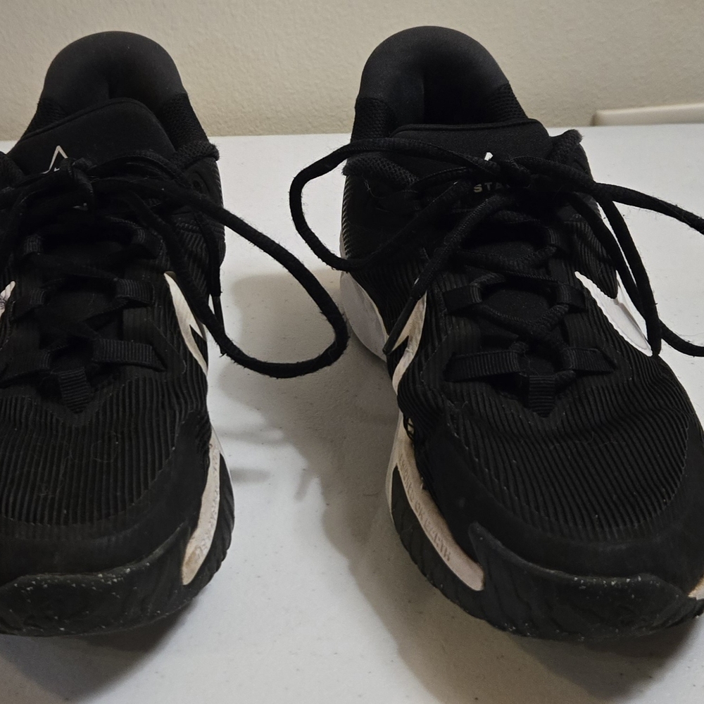 Nike Black and White Athletic Sneakers. Size 6.5 Youth